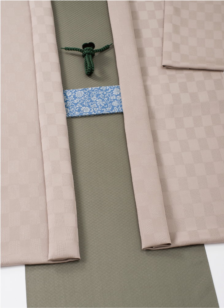 IRO-MUJI ¥198,000円～（税込）<br>商品内容：きもの（単品）+仕立て代 <br>※こちらの反物で羽織りの仕立ても可能です。<br>※写真はコーディネート例です。帯や羽織・小物などは別売りです。